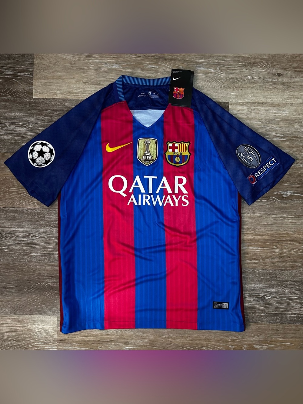 Barcelona FC 2016-2017 home jersey featuring Neymar 11